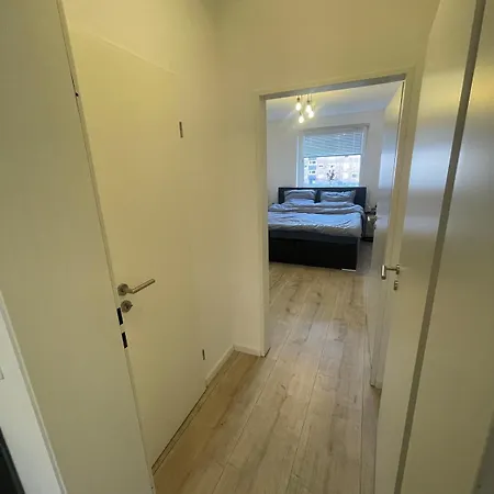 Gemuetliche 2 Nahe Koeln Am Park Хюрт